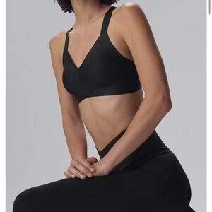 ALO Yoga airlift strength bra